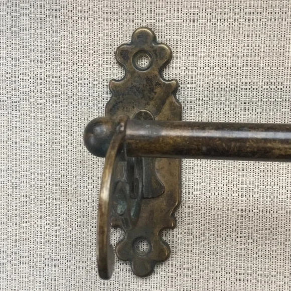 Matching Vintage Towel Racks - Picture 3 of 9